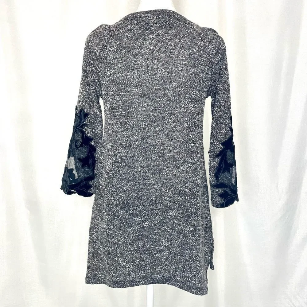 Maurices Sweater Applique Sleeves Size XS  Black White Gray